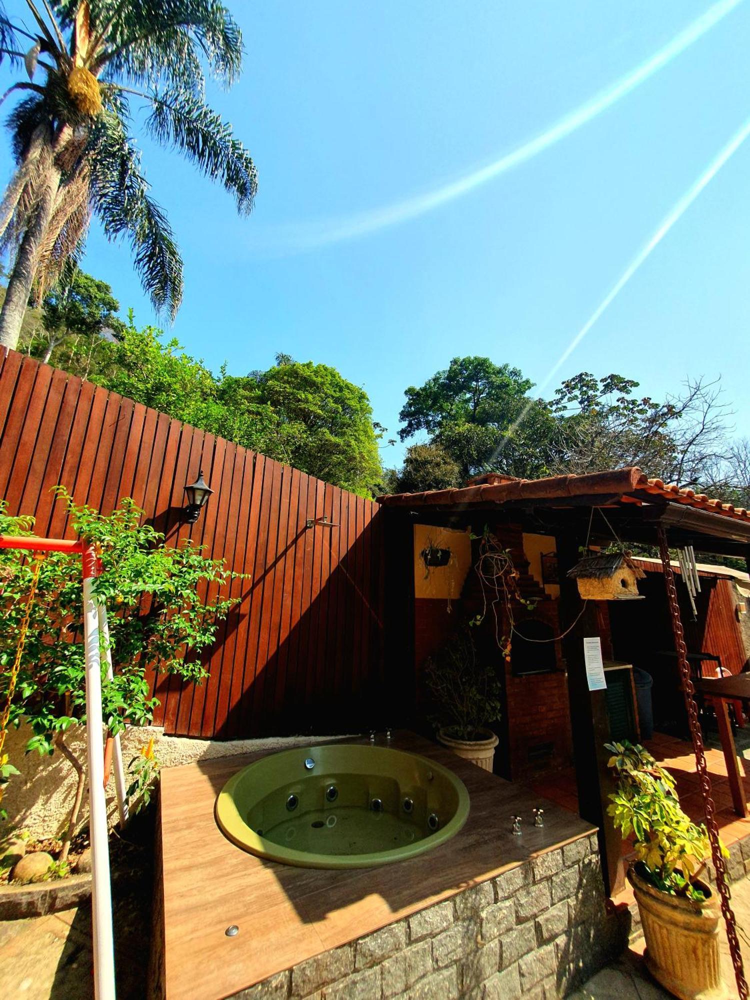 Aconchego De Itaipava - Casa De 3 Quartos, Equipada, Area Kids, Jacuzzi, Pet Friendly, Churrasqueira, Em Meio A Natureza E Proximo Ao Centro Do Bairro Petropolis  Exterior photo